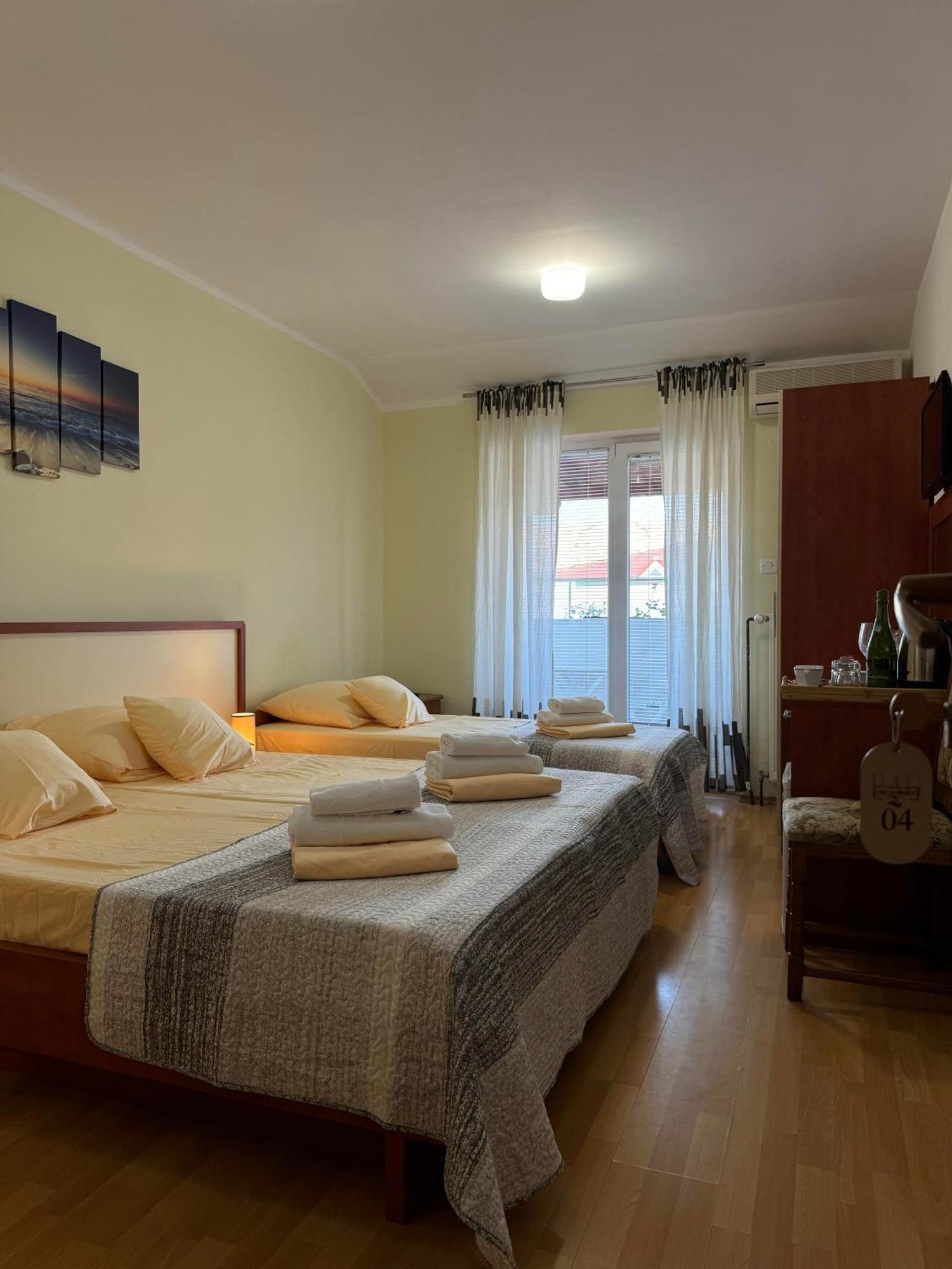 Pag Vero Apartments 파그 외부 사진