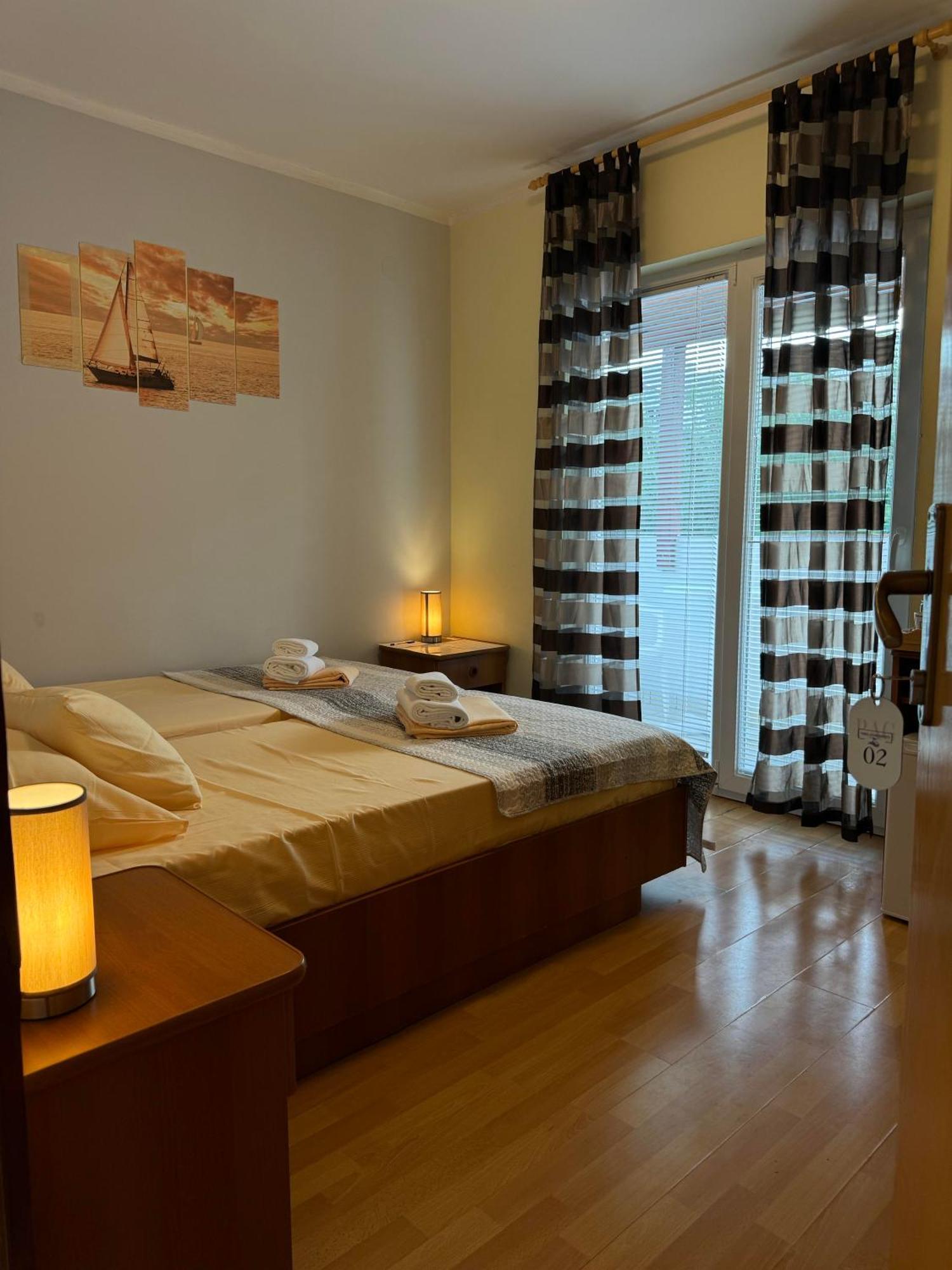 Pag Vero Apartments 파그 외부 사진