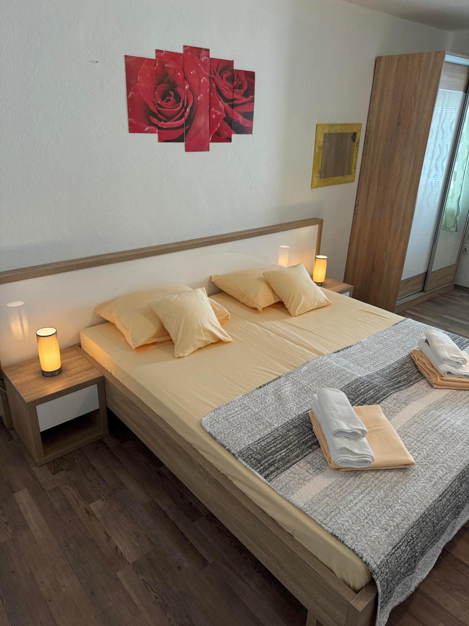 Pag Vero Apartments 파그 외부 사진